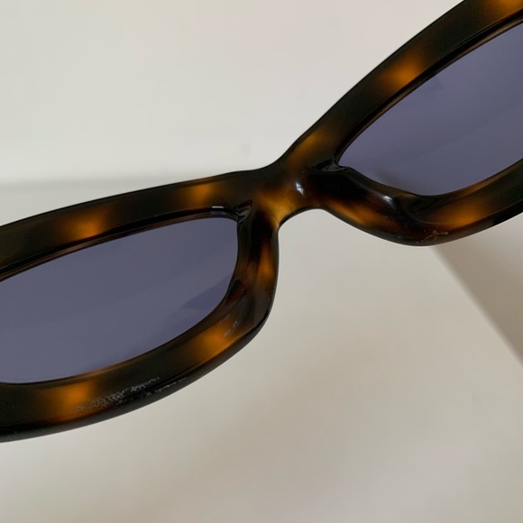 Chanel Vintage Narrow Tortoise Sunglasses - Picture 7 of 12